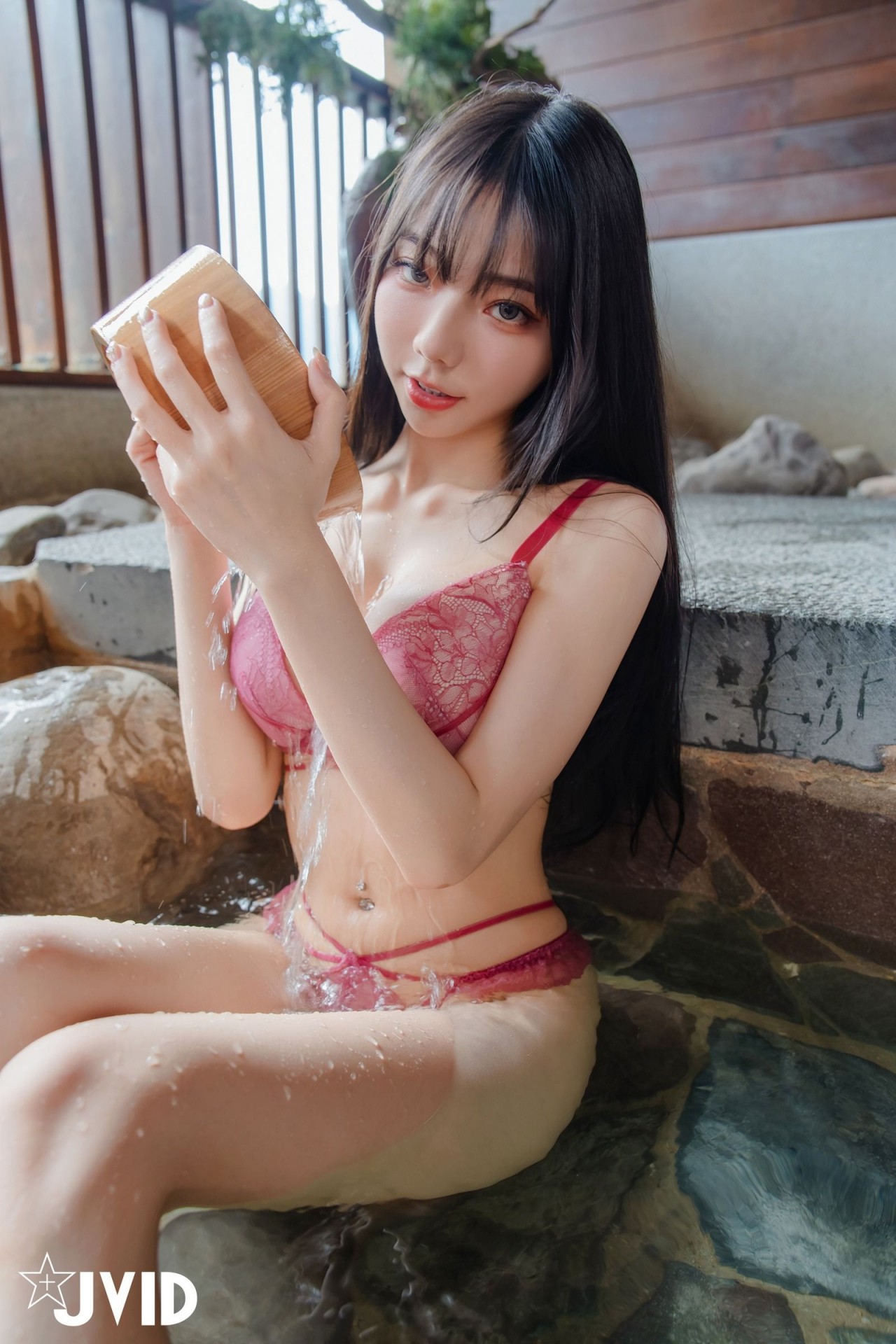 jvid 在线 观看《粉色内衣浴袍美女》，超性感、优雅气质插图1