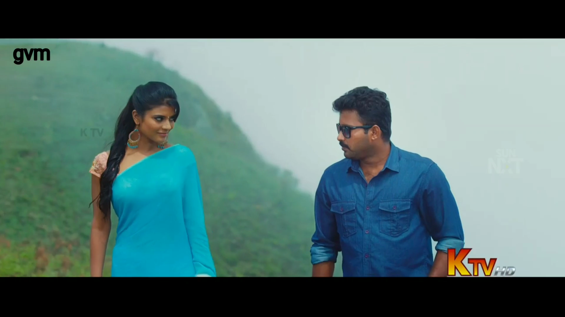 Iyshwarya Rajesh Navel