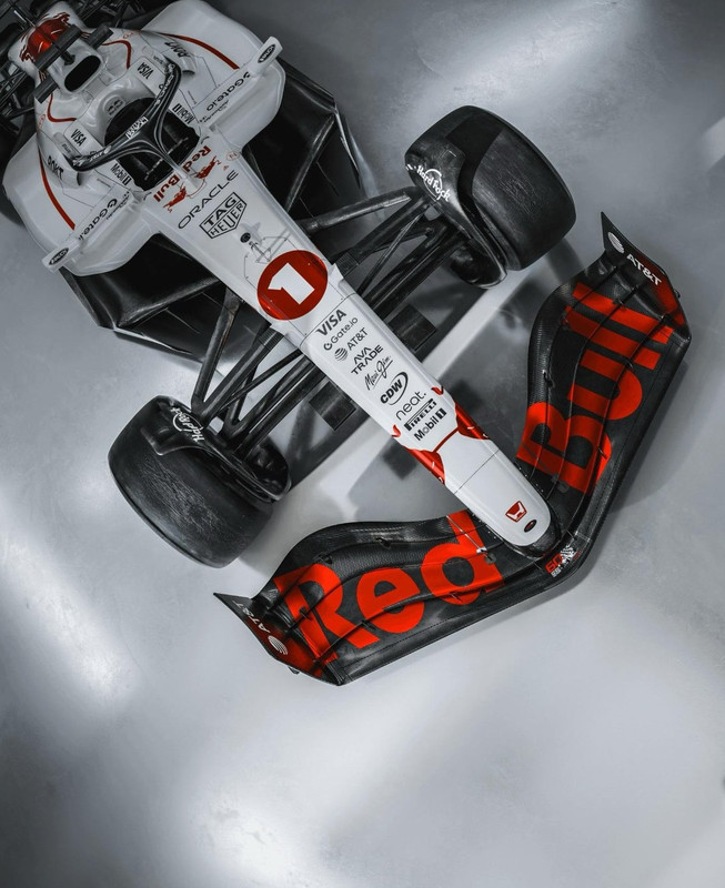 Gnb-Yt6-OXQAAntl-F-1.jpg