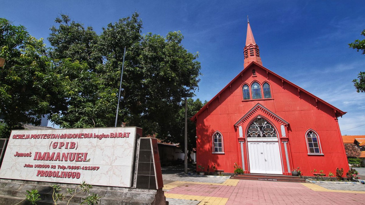 Gereja Merah Probolinggo: Warisan yang Mengukir Sejarah dan Keindahan Abadi