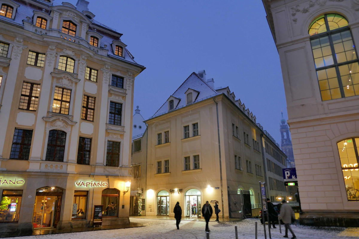 Bild: https://i.postimg.cc/dt1TKGJ6/P1260271.jpg