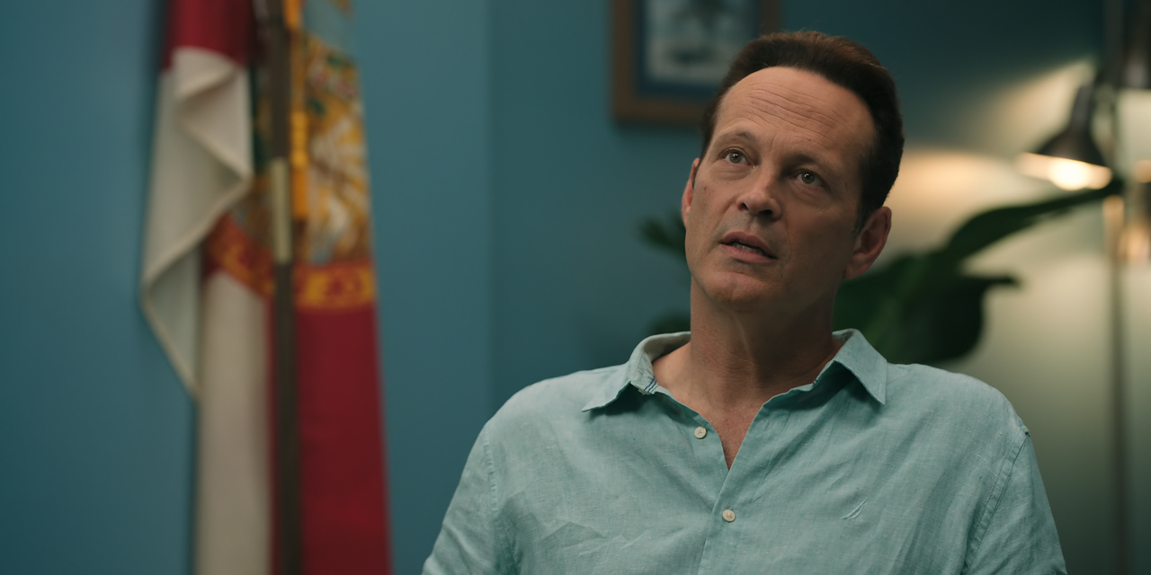 Bad.Monkey.S01E02.A.Hundred.Bucks.Says.You.Won’t.2160p.10bit.ATVP.WEB-DL.DDP5.1.HEVC-Vyndros.mkv_sna