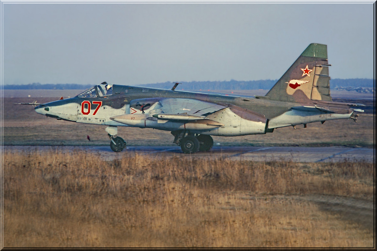 357 OSHAP Su-25 07 Red (cn ) Brandis Frühling 1992