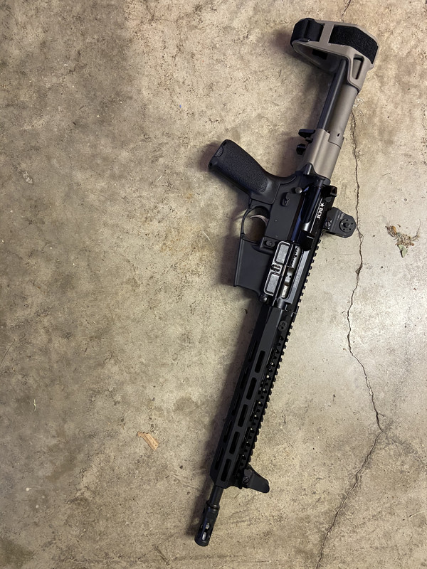 E8DB31CA-8153-4D6D-9089-92B97F1BAA7A