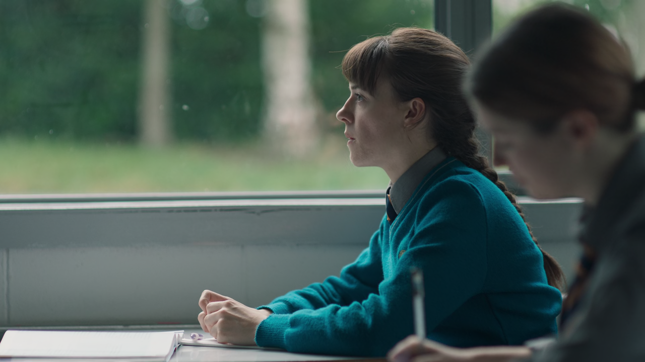 Normal People (2020) S01E01 Episode 1 (4Kto1080p HULU Webrip x265 10bit EAC3 5.1 - Ainz)[TAoE].mkv[s