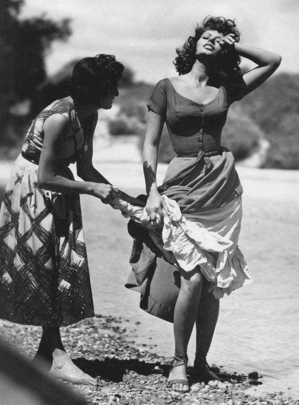 Sophia-Loren-Feet-1079578