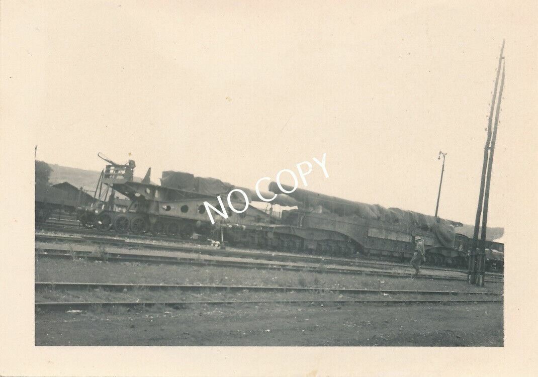 Foto WK II schweres Eisenbahn Geschütz G1.22