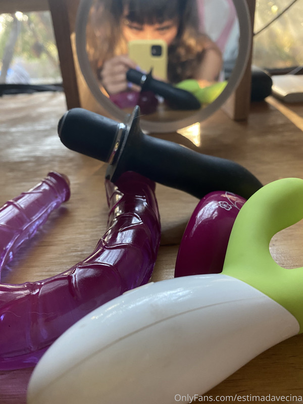 Estimada Vecina -   (22)