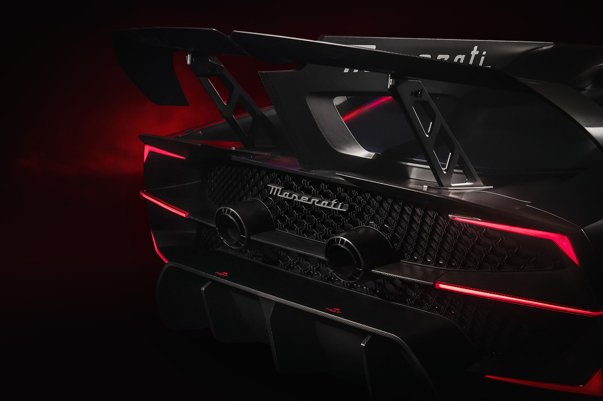 22610-MaseratiMCXtrema