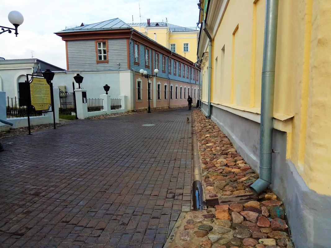 43273269_1949176295379444_4168807536532652032_o[1]