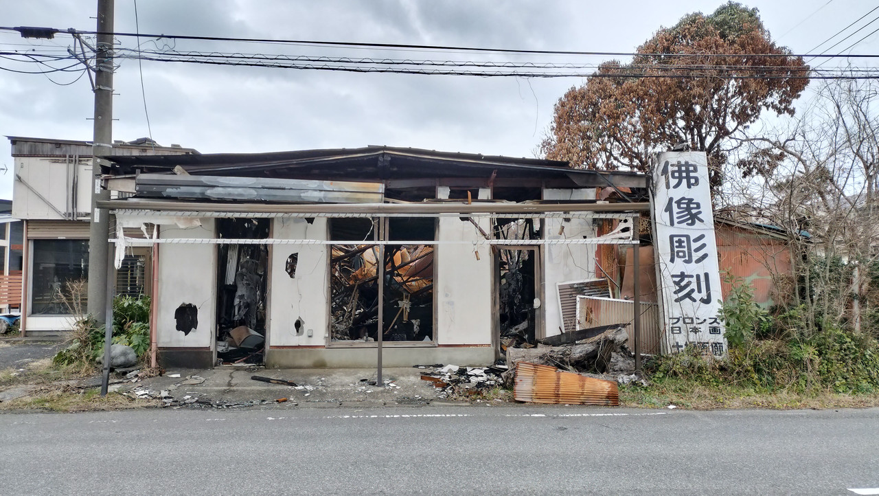 建物正面 - コピー