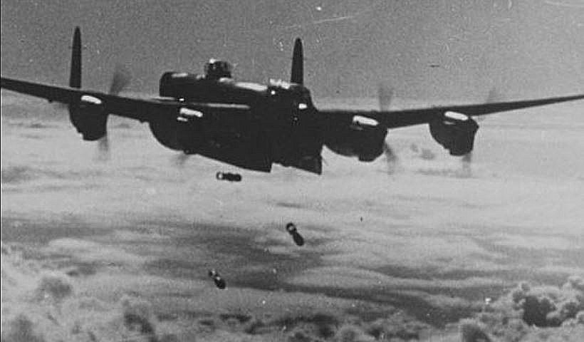 GLENN-MILLER-LANCASTER-BIG-3-FOTOR.jpg