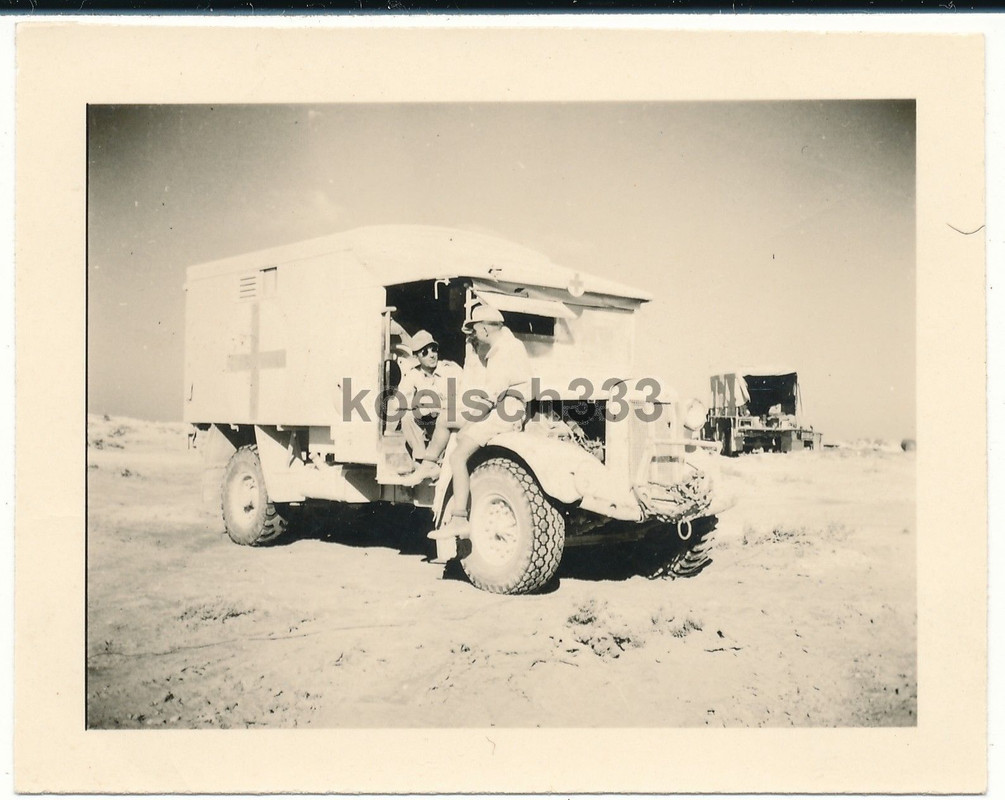 Foto englischer Austin K 2Y Ambulance LKW Afrika