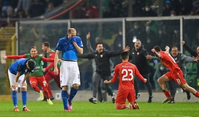 Italia cae ante Macedonia Italia cae ante Macedonia