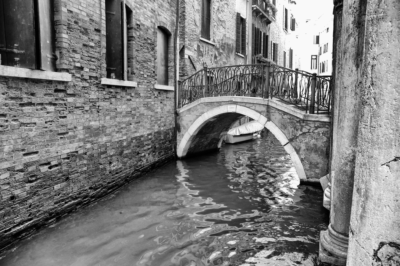 Ponte al civico 2033