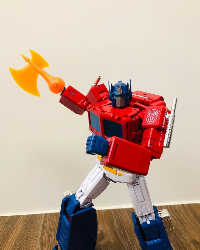 MP-44-Convoy-Optimus-Prime-V3-5