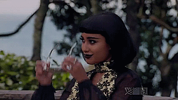 p5cMYYR.gif