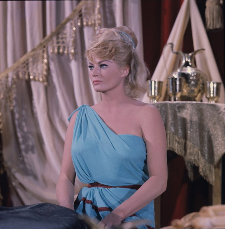 anita_ekberg_md87