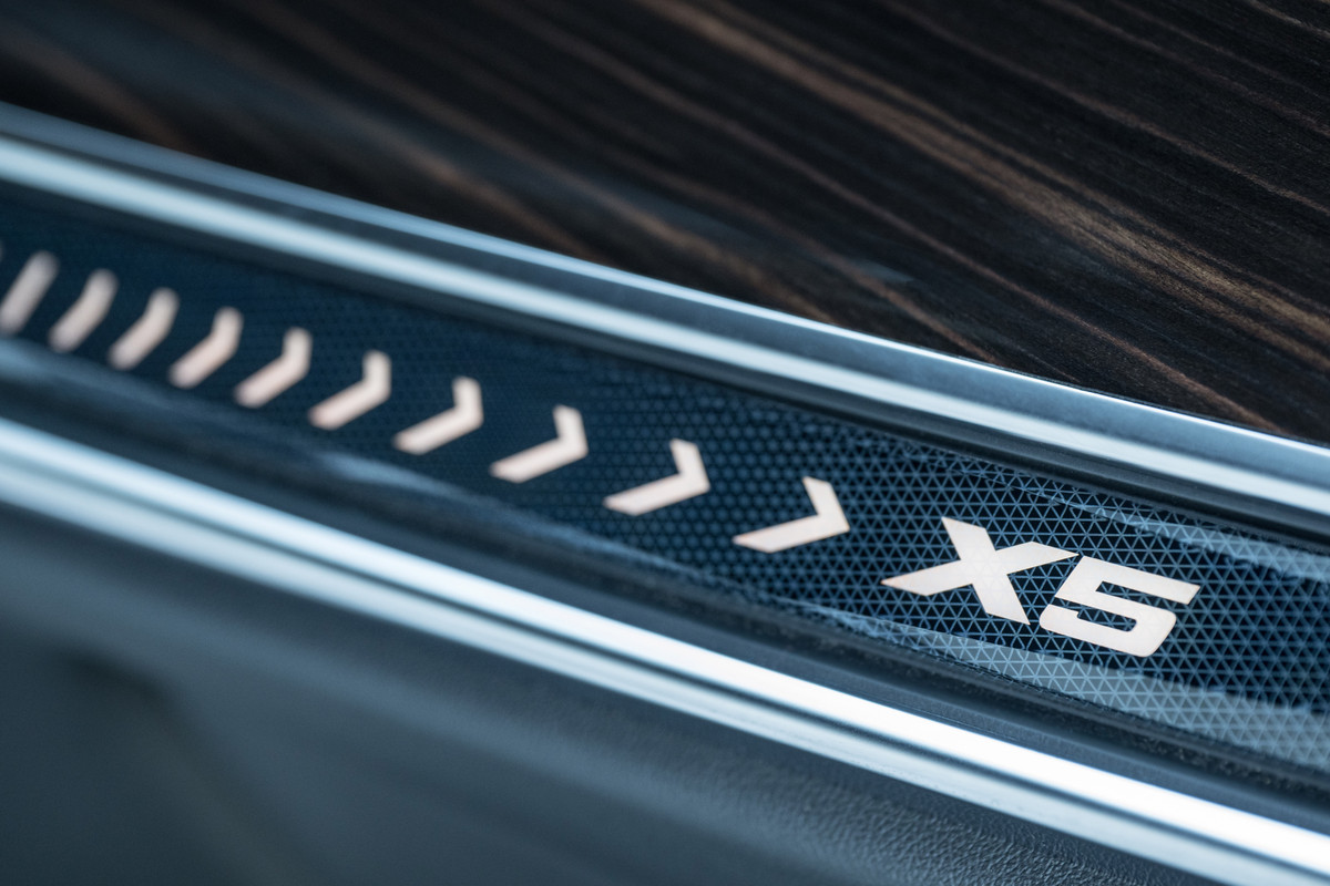 P90489819_highRes_the-new-bmw-x5-xdriv