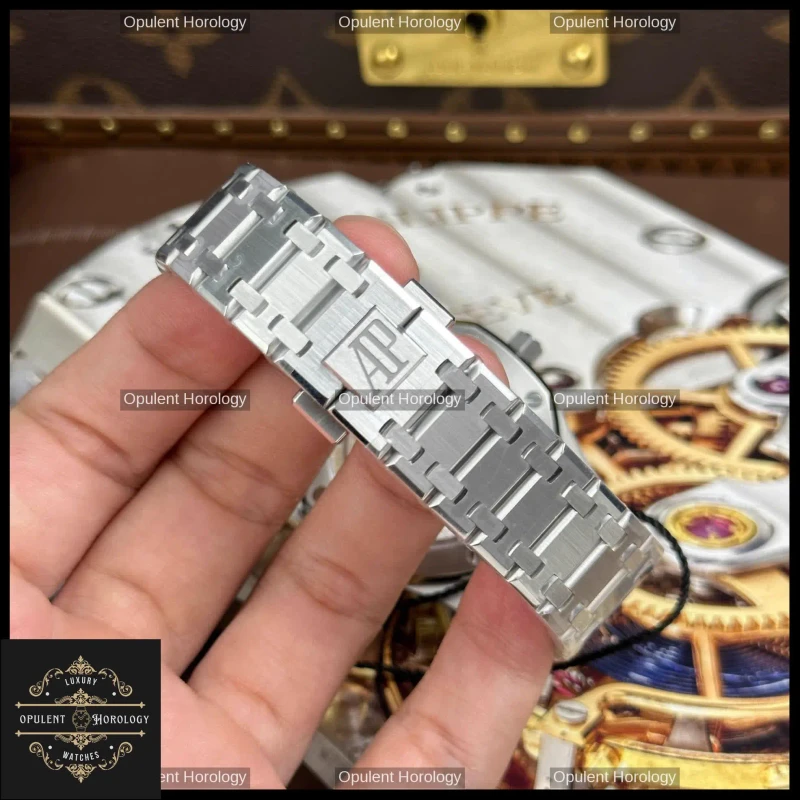 Audemars Piguet Royal Oak Jumbo Extra-Thin Openworked 16204 Replica 39mm White Skeleton Dial