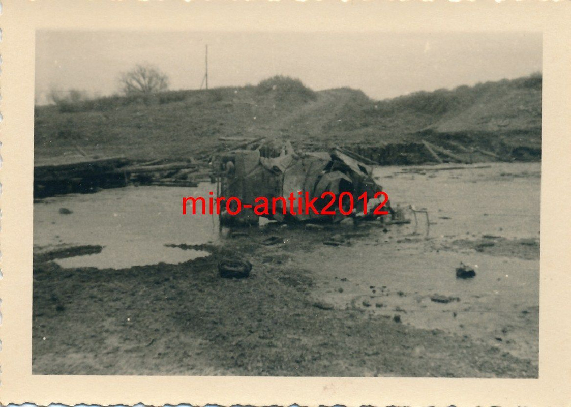 Wehrmacht, zerstörter Spähwagen, Russland