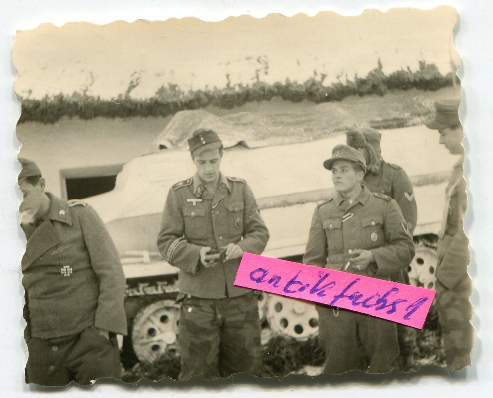 Schützen-Panzer vom Regiment GD im Winter 1944-2
