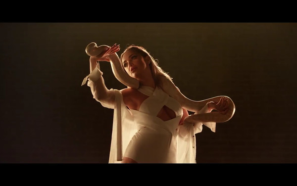 R-8209743-1460050527-4514