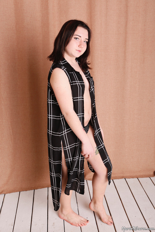 MarvelCharm_Jess-Big-Shirt-044