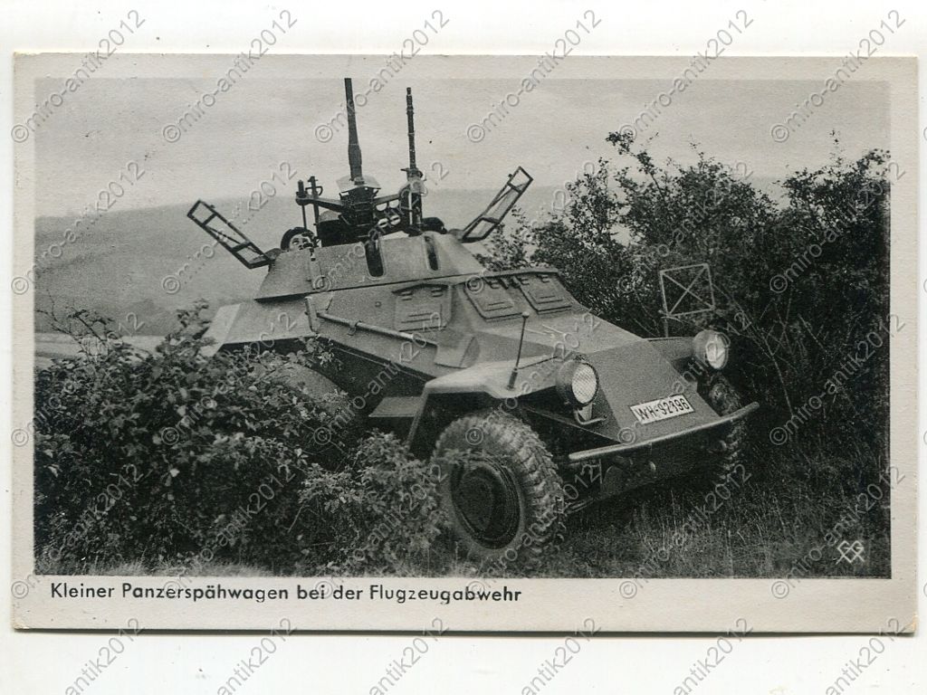 Foto, AK, Kleiner Panzerspähwagen bei der Flugze