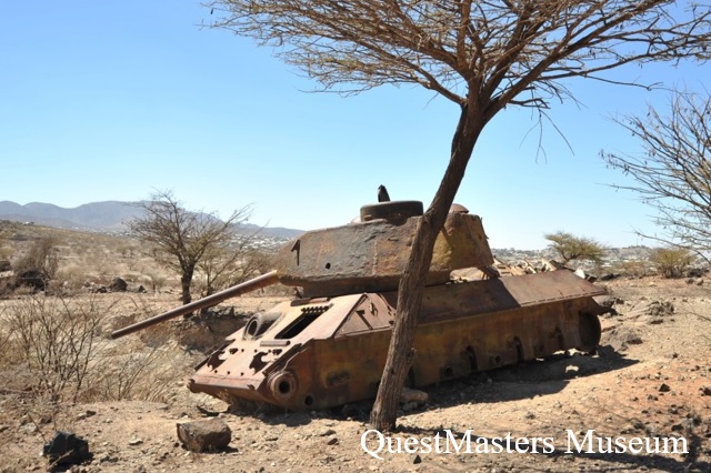 Epaves  Un-char-russe-T-34-d-truit-en-Somalie-en-Afrique