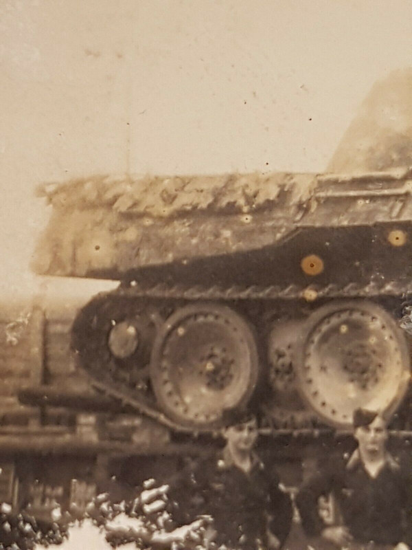 Foto Bahnhof Nürnberg Panzer Panther Bahntransport Osten Panzermänner4