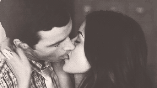 [Image: hard-kiss-gif-7.gif]