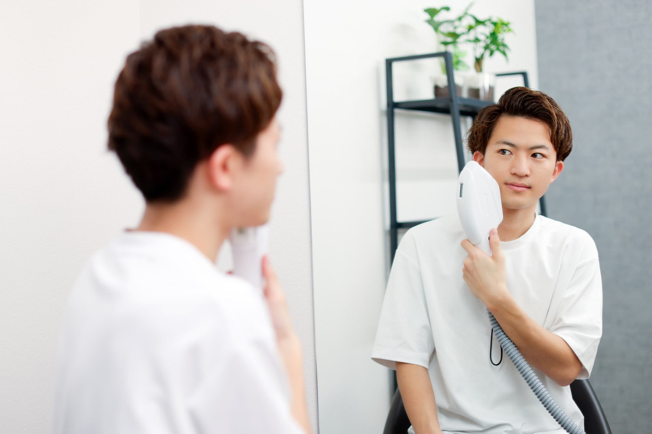 那覇・久茂地のメンズ向けセルフ脱毛サロン「箱庭」のイメージ。個室で自分のペースでケアできる雰囲気