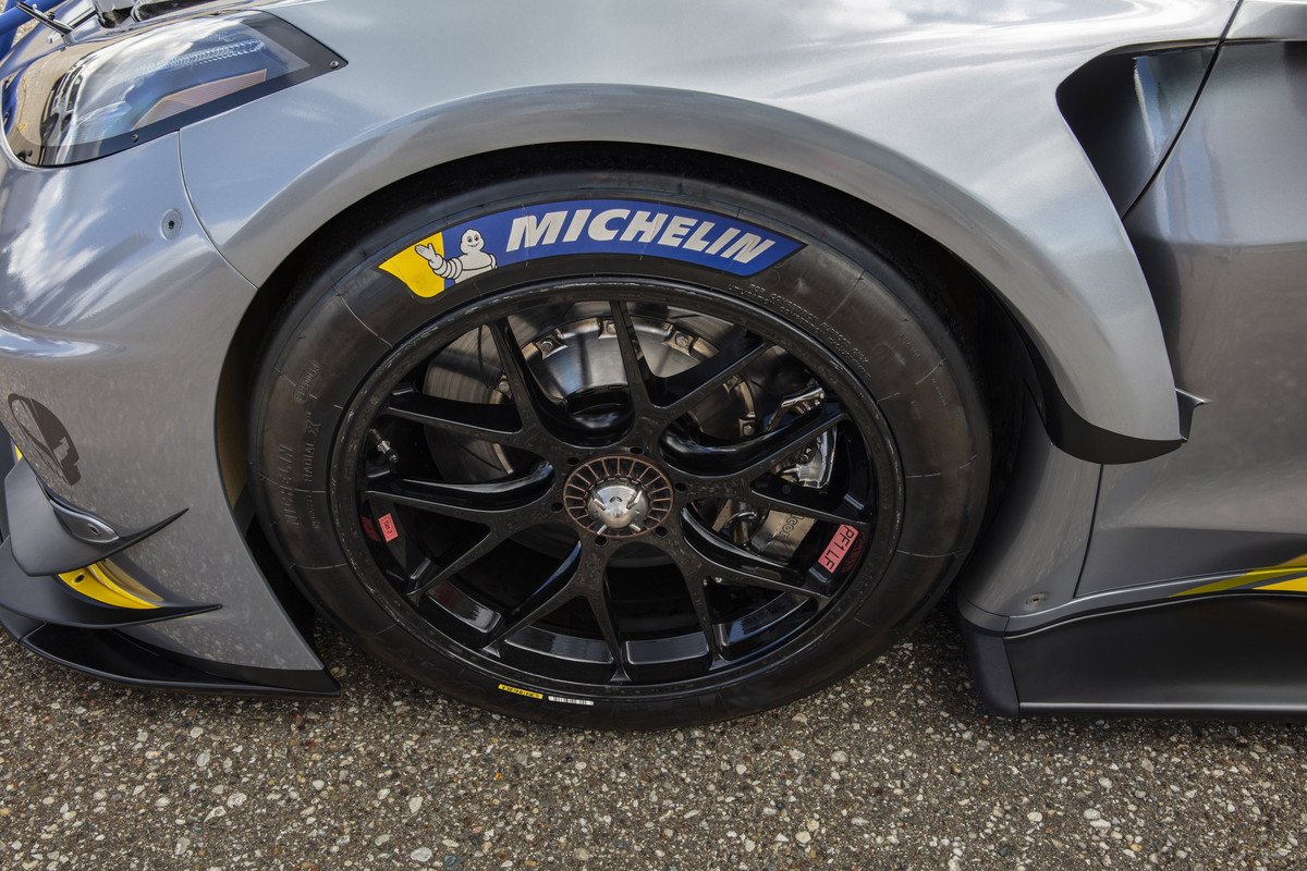 5Chevrolet-Corvette-C8R-013