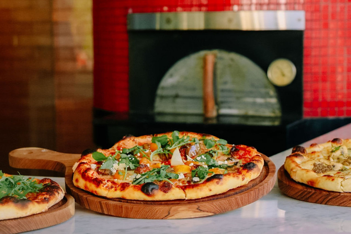 Wood„1¤76„1¤72fired pizza