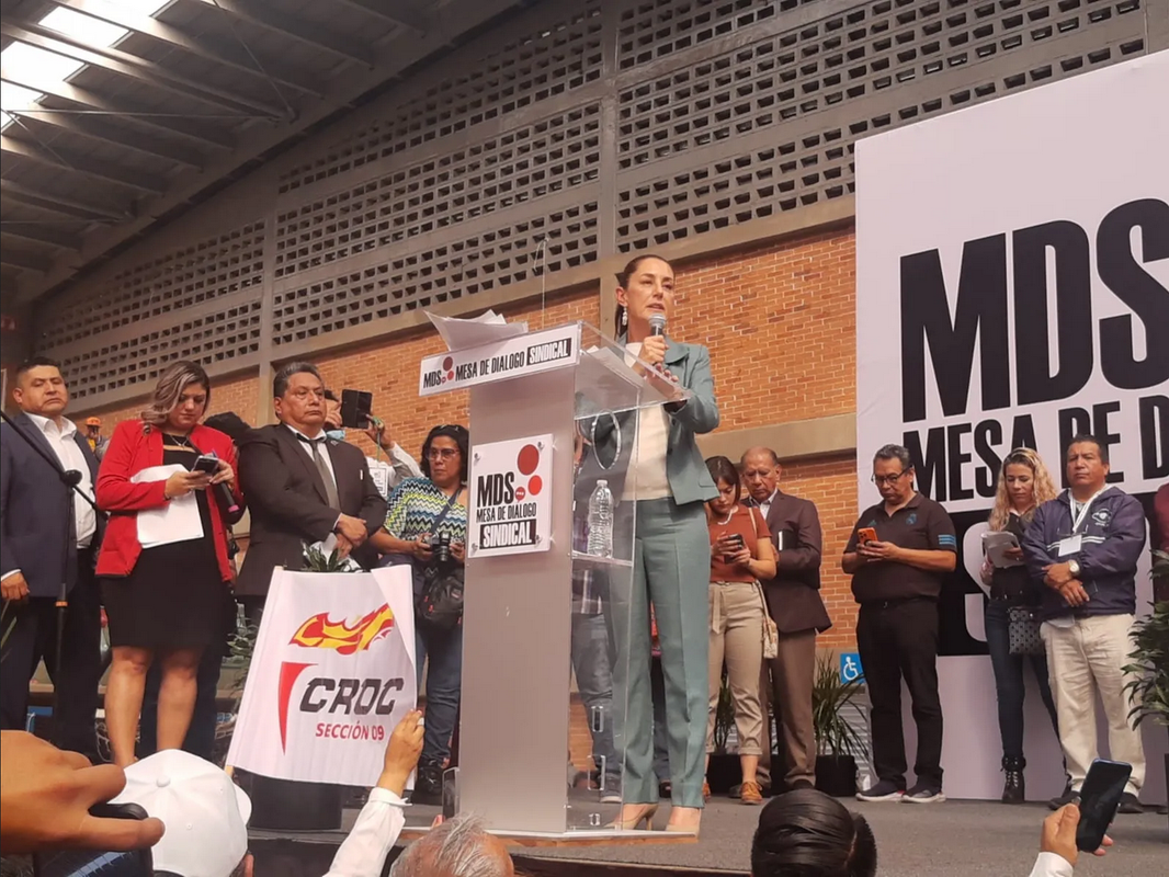 Sheinbaum sí llegó; mantiene diálogo con líderes sindicales