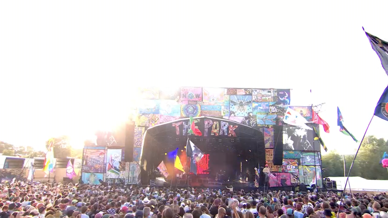Glastonbury_2025_-_Future_Islands_m002fc82_original☛0004