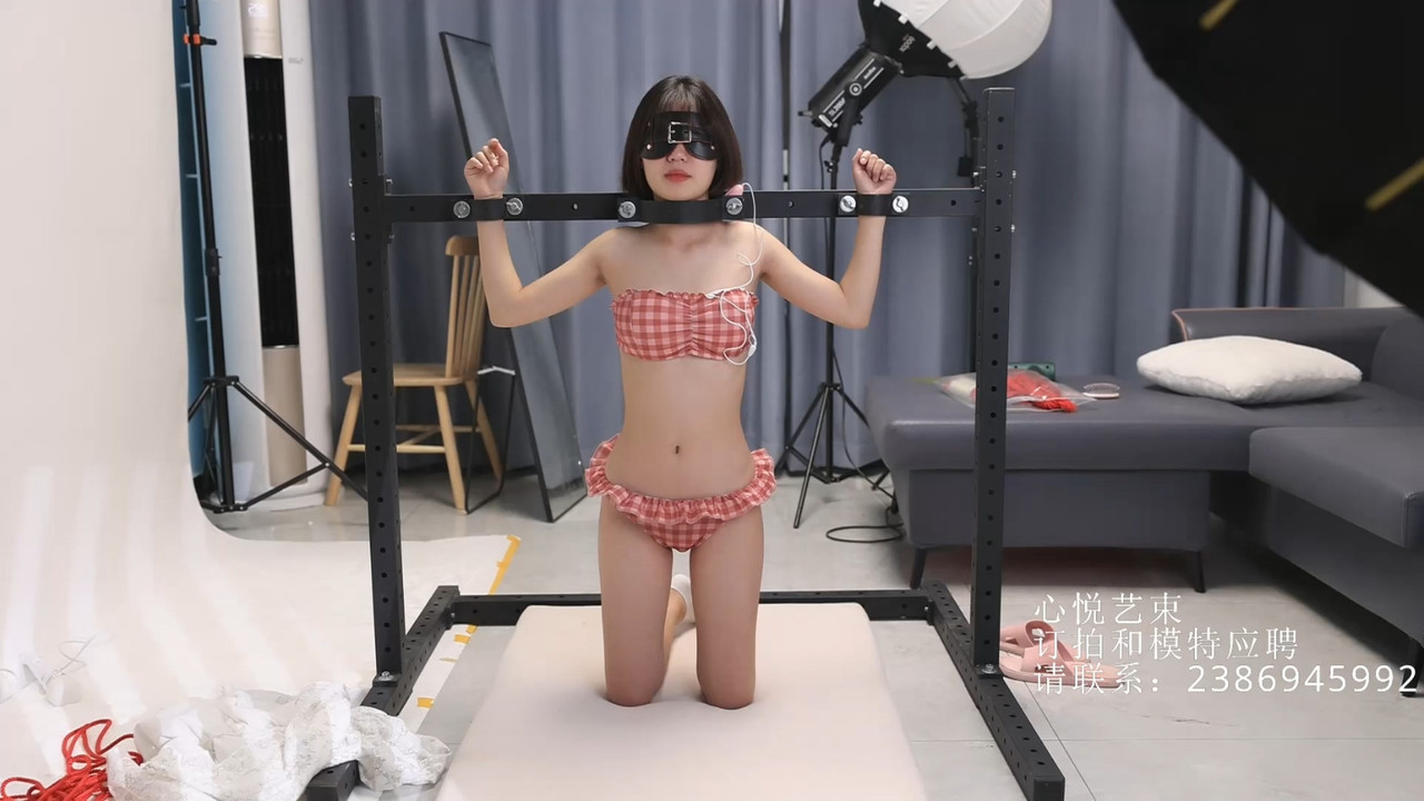 心悦艺束 青涩的果实短发小LOLI的小熊拘束架电击.mp4_20221213_185156.701