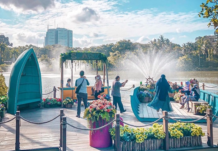 Senayan Park, pilihan tempat ngabuburit di Jakarta.