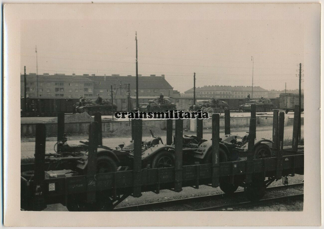 Orig. Foto Verladung Panzer III Tank am Bahnhof WIEN Österreich 