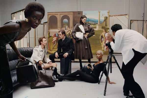 Ferragamo, la campagna Autunno/Inverno 2023 "New Renaissance" Ferragamo, la campagna Autunno/Inverno 2023 "New Renaissance"