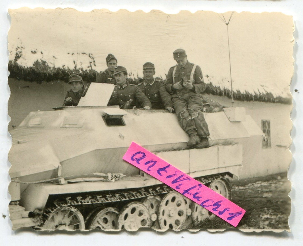 Schützen-Panzer vom Regiment GD im Winter 1944-4
