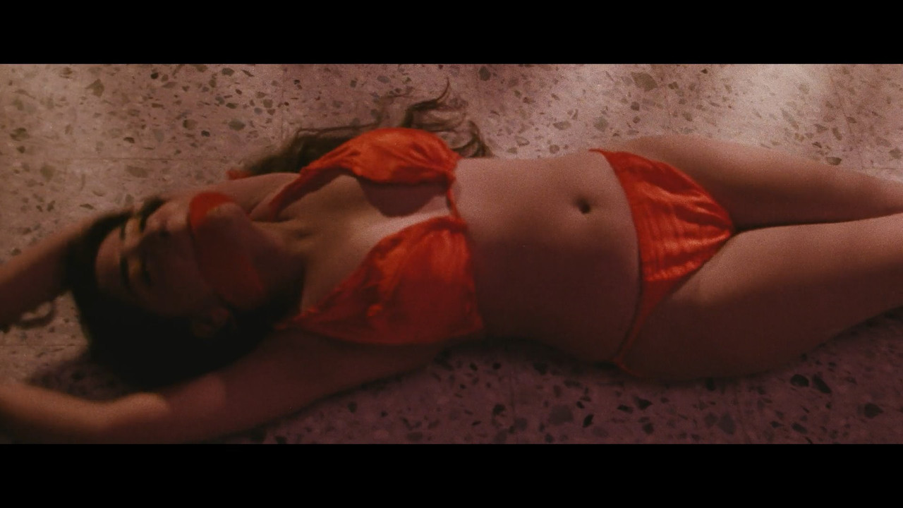Miss.Lovely.2012.1080p.NF.mkv_snapshot_01.18_[2021.07.14_11.02.07]