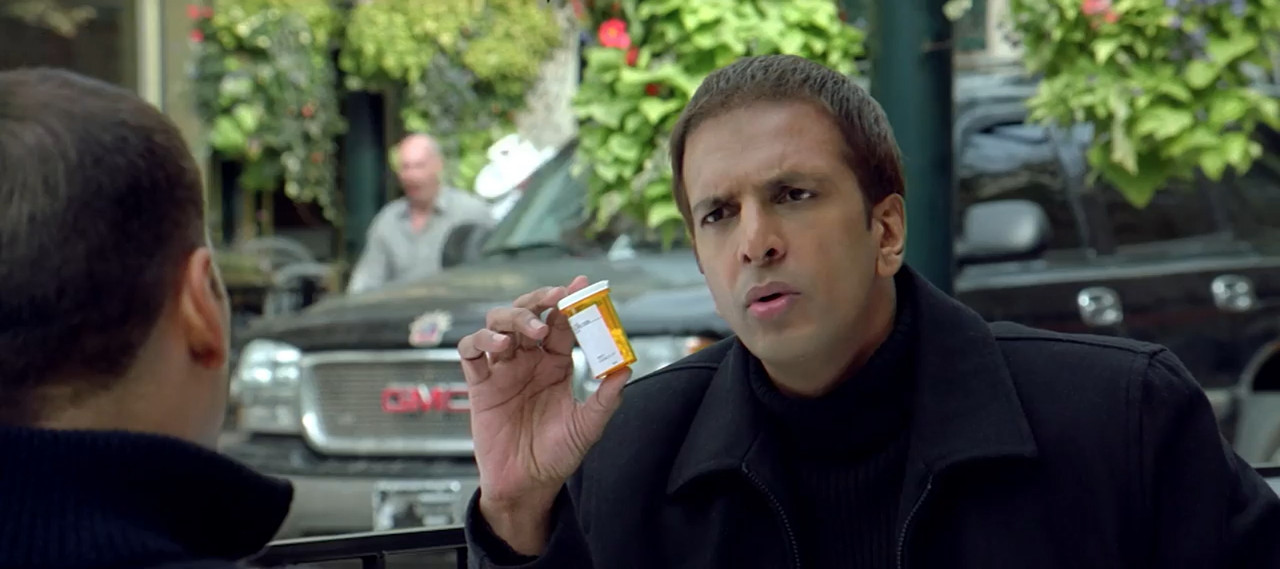 8x10 Tasveer 2009 WebRip [Hindi + Tamil] 480p 720p ESub Screenshot