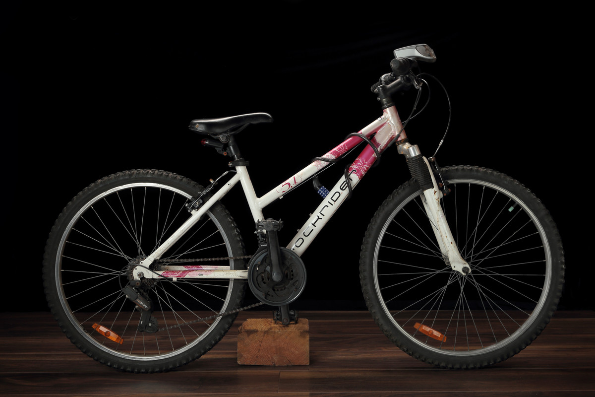 Kirsty-Bike-pink.jpg