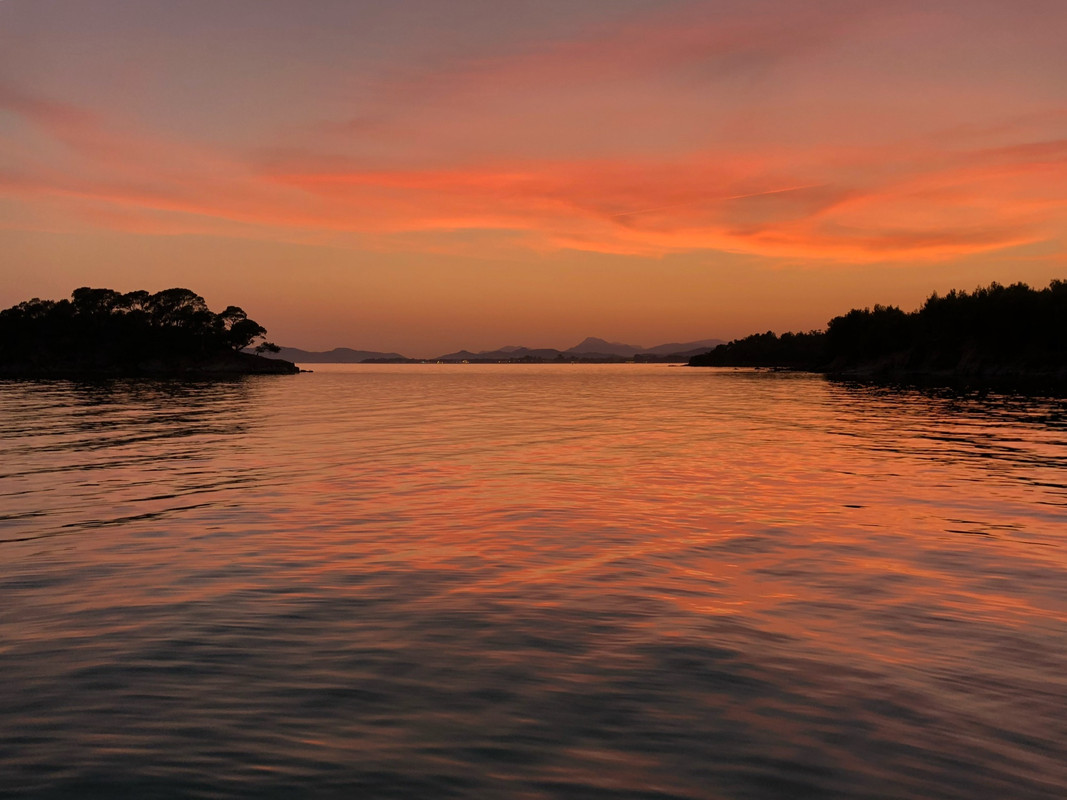 E1B2416D-81E5-44B6-BAEA-3B4F35A4E6FF