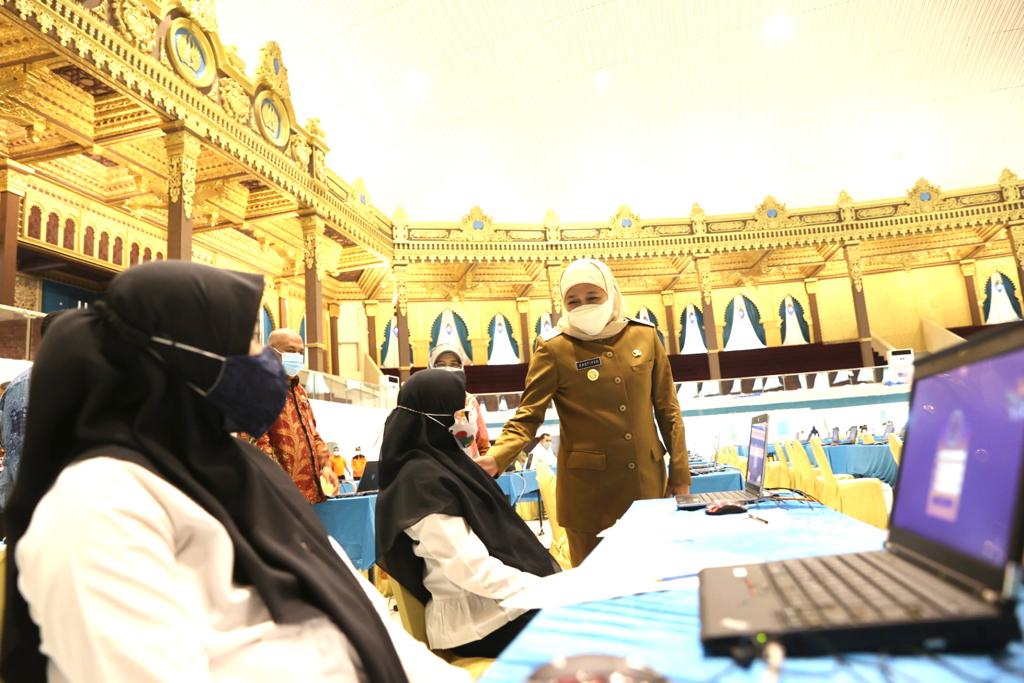 Pelaksanaan SKD CPNS dan Seleksi Kompetensi PPPK di Lingkungan Pemprov Jatim Tahun 2021 Resmi Dimulai, Gubernur Khofifah Beri Semangat dan Motivasi Para Peserta