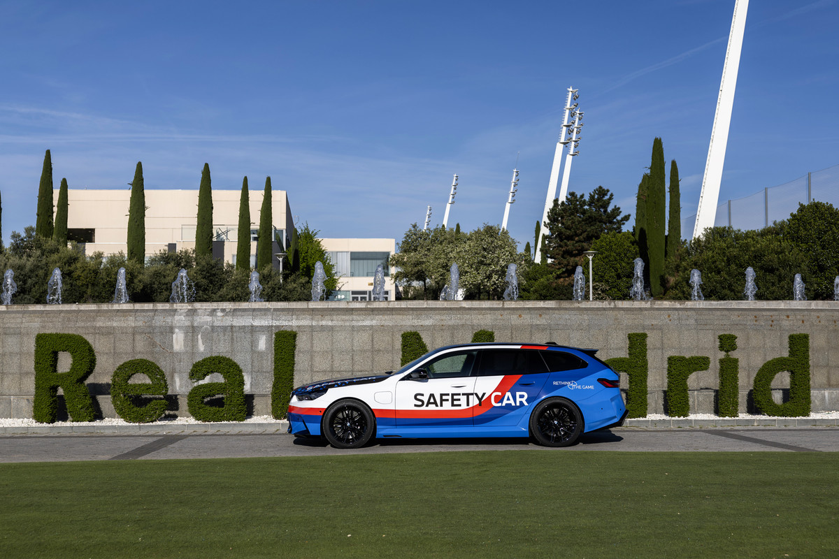 P90594526_highRes_bmw-m-5-safety-car-r