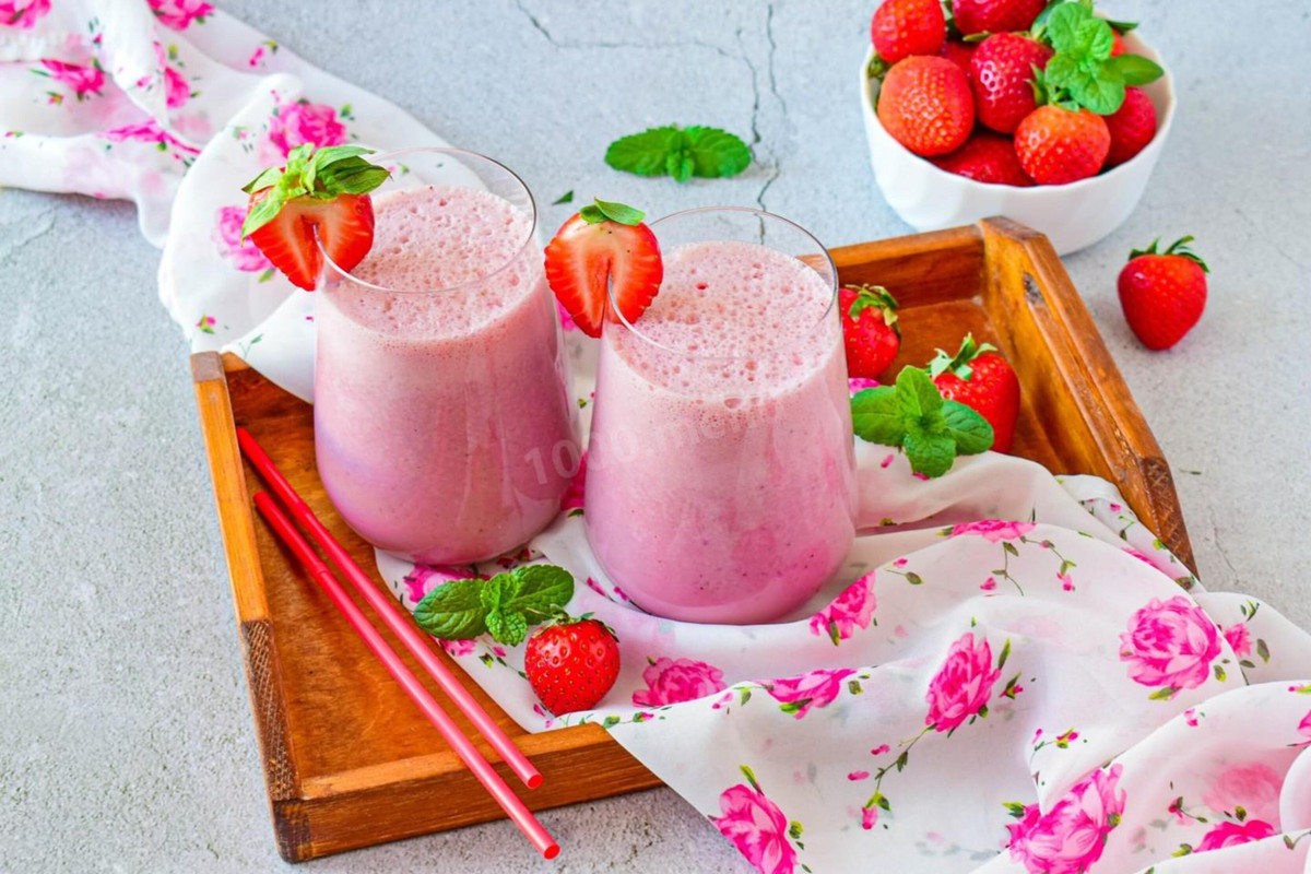 коктейль "клубничный" (0,5 л.)