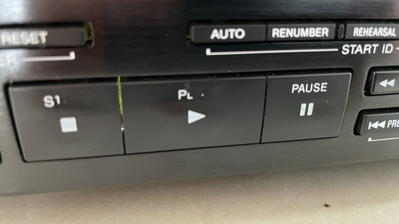 E14FD600-3F50-4862-BD55-0409E63BBD06